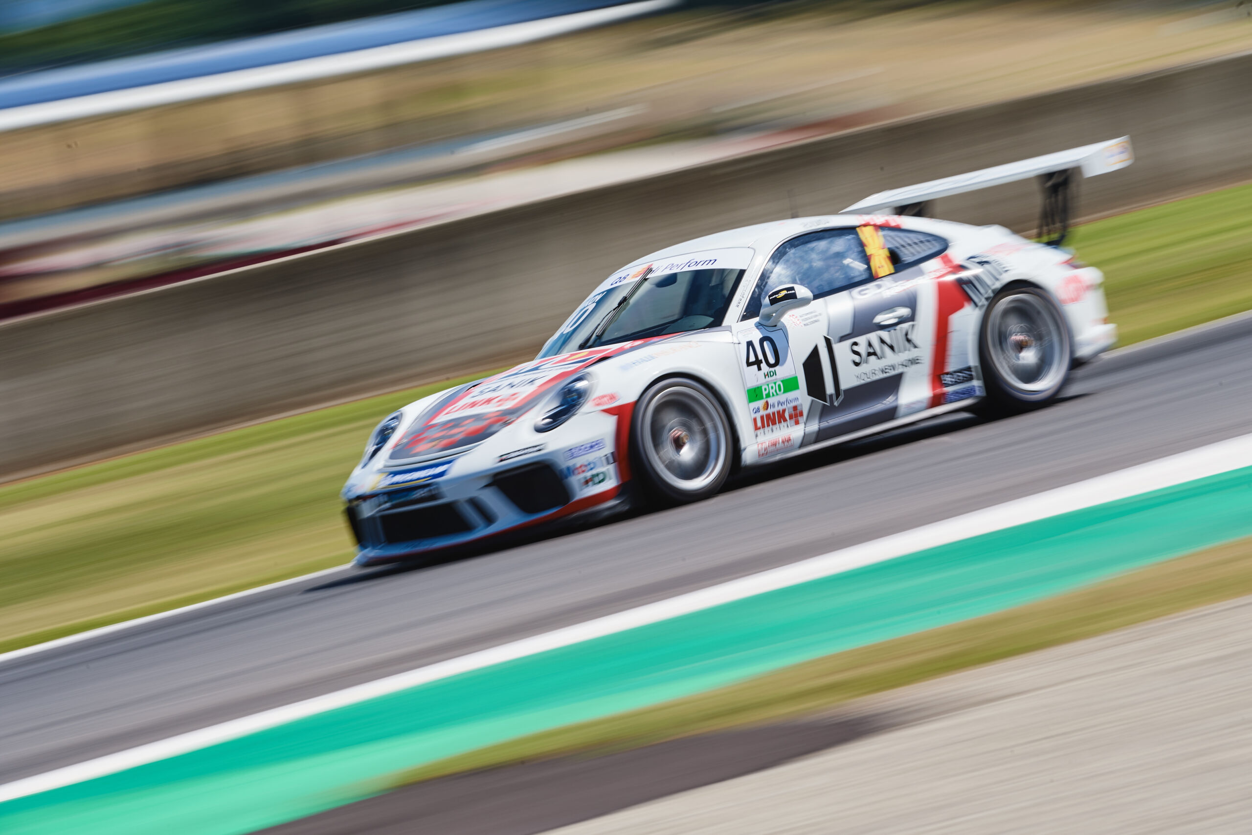 A Imola la GDL Racing cala il tris nella Carrera Cup Italia